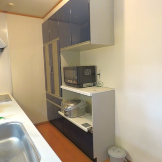 【キッチン】 | 昭島市上川原町１丁目　中古戸建 | 備え付けカップボード♪