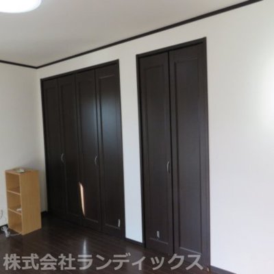 【洋室】 | 昭島市上川原町１丁目　中古戸建 | ２F洋室　約７．２帖　クローゼット２ヵ所あり
