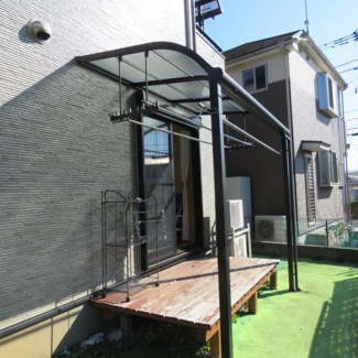 【庭】 | 昭島市上川原町１丁目　中古戸建 | リビングから出れる物干しスペース♪