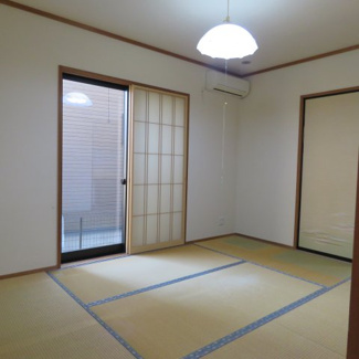 【和室】 | 昭島市上川原町１丁目　中古戸建 | 押入れと床の間のある和室は約７．２帖♪