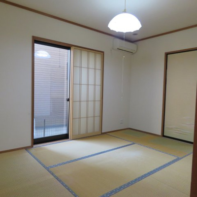 【和室】 | 昭島市上川原町１丁目　中古戸建 | 押入れと床の間のある和室は約７．２帖♪