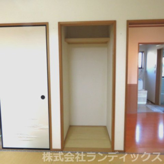 【和室】 | 昭島市上川原町１丁目　中古戸建 | 押入れと床の間のある和室は約７．２帖♪