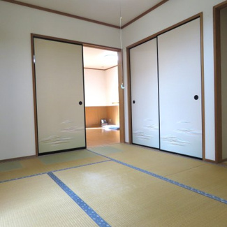 【和室】 | 昭島市上川原町１丁目　中古戸建 | 押入れと床の間のある和室は約７．２帖♪