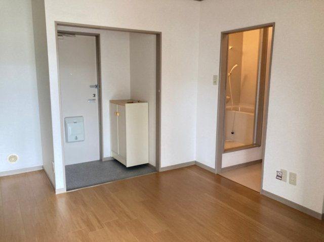 ジュネス廣町の玄関|現状優先となります