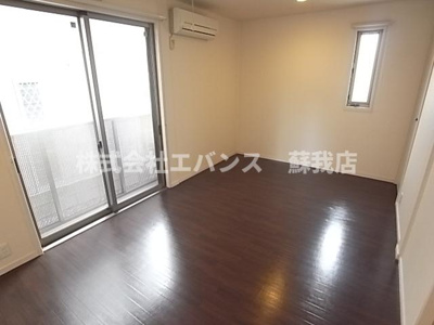 【寝室】 | ディアステスタ港 | 広くて明るい寝室