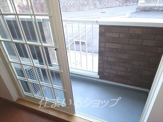 広島市安佐北区亀山６丁目のアパートのバルコニー