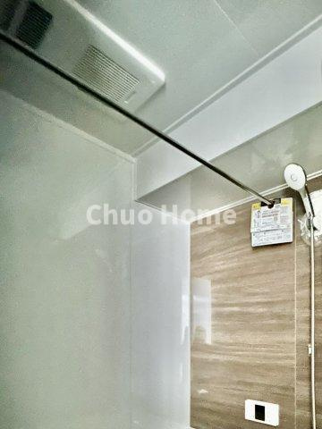 リレント第2三ノ輪の内装|【浴室乾燥機】暖房・冷風・換気・乾燥が可能です。毎日を快適に過ごせるうれしい機能が揃っています。雨の日の洗濯物も安心です。