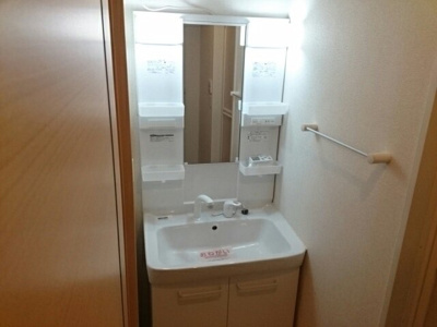 【洗面所】 | レジデンス・リオⅠ | ゆったりとスペースのある洗面所