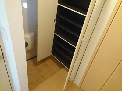 【玄関】 | レジデンス・リオⅠ | シンプルで使いやすい玄関です