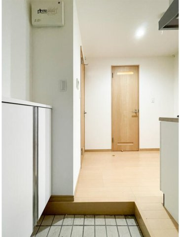 【東京都墨田区1棟売りマンション】　「令和2年1月新築」「とうきょうスカイツリー駅徒歩5分！」の玄関