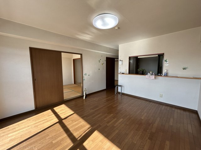 リッチド阿南2の居間・リビング