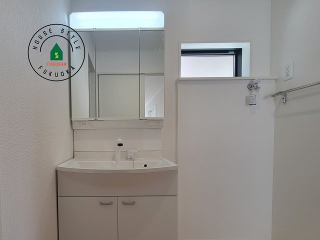 福岡市南区中尾2丁目第5-2棟（2号棟）の内観：施工例|洗面所は小さなプライベートスペース。歯磨き、洗顔と毎日施す個人空間。