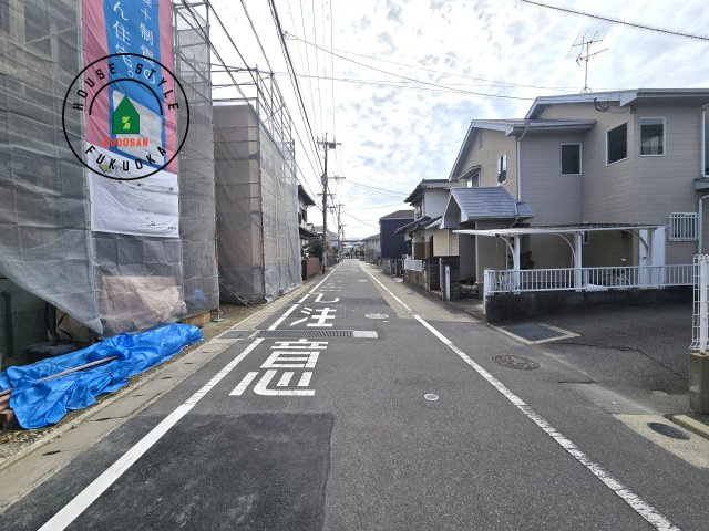 福岡市南区中尾2丁目第5-2棟（2号棟）の前面道路含む現地写真|前面道路です。
