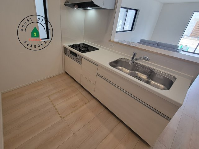 福岡市南区中尾2丁目第5-2棟（2号棟）の内観：施工例|忙しい朝でも家族揃って食事をしたいゆとりあるダイニングスペース。