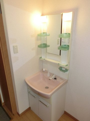 【洗面所】 | 吉野町ワンルームマンション | 明るい洗面所です