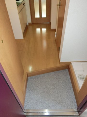 【玄関】 | 吉野町ワンルームマンション | 落ち着いた玄関です