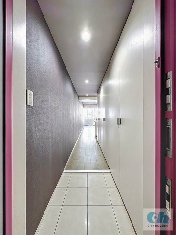 ロハス八百吉 302号室の玄関
