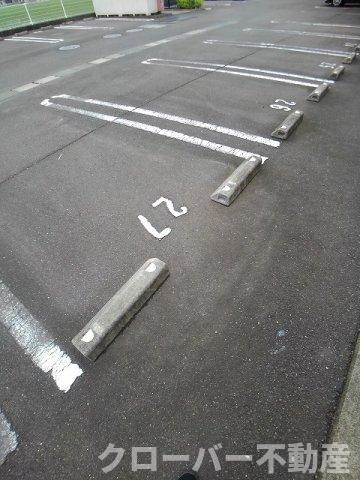 メゾン　ド　プロバンス　Ａの駐車場