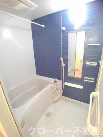 メゾン　ド　プロバンス　Ａの浴室