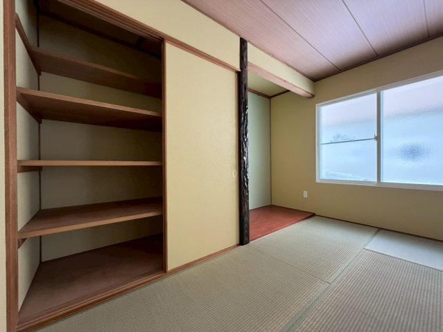 江別市文京台南町19-12の和室