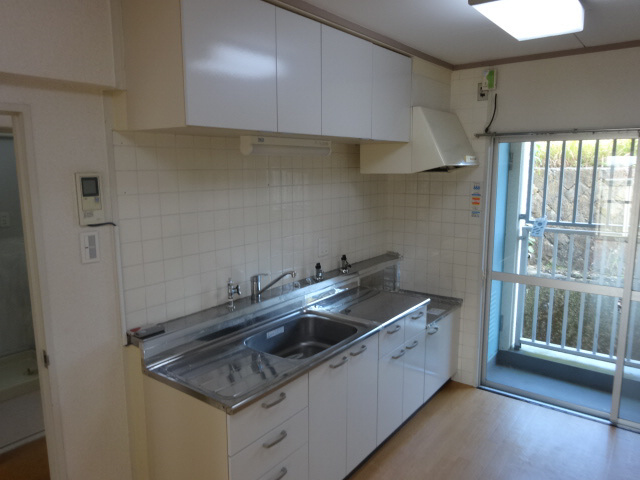 西新在家マンションのキッチン