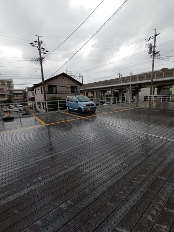 新豊田ステーションビルの駐車場