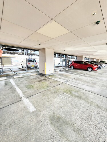 グランデュオ五日市駅前ウエストの駐車場|駐車場：5階平面自走式駐車場 ※2023年6月撮影     （2023年6月撮影）