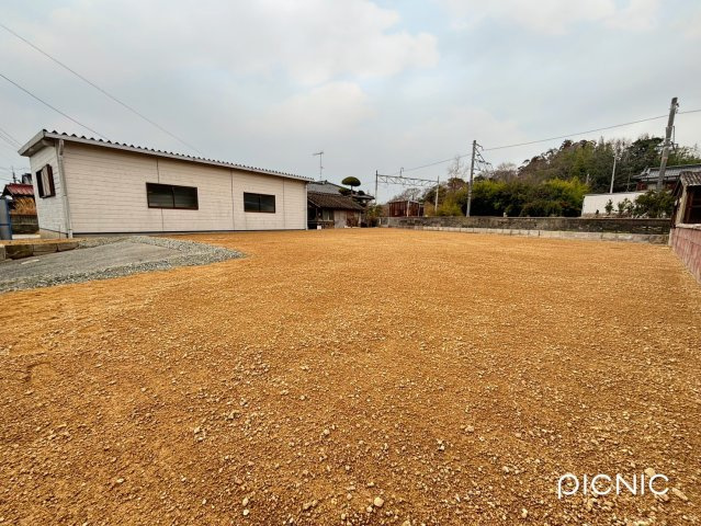 大学通の外観