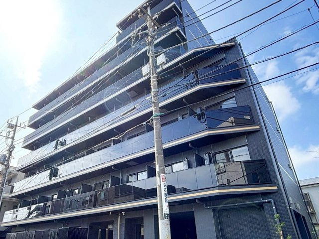 スパシエ幡ヶ谷の外観