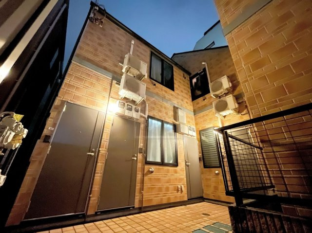 中野区東中野５丁目のアパートのエントランス