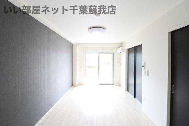 メルヴェール　コリーヌの居間・リビング|こちらのリビングで趣味の時間をお楽しみください