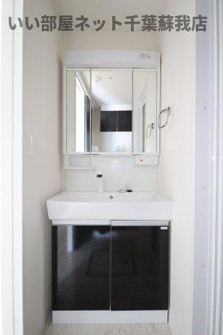 メルヴェール　コリーヌの洗面所|脱衣スペースもあります