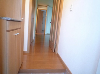 【玄関】 | オークヴィレッジⅠ | 収納もある玄関です