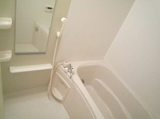 【浴室】 | オークヴィレッジⅠ | 落ち着いた空間のお風呂です