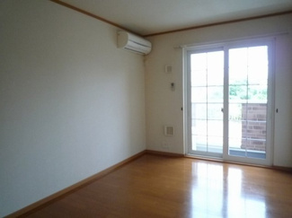 【内装】 | オークヴィレッジⅠ | 明るい室内です