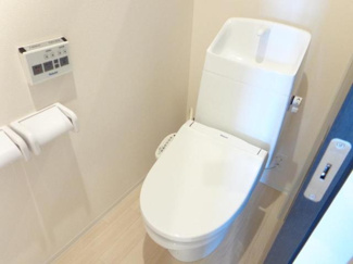 【トイレ】 | ラ・ヴィータ | シャワー付トイレ