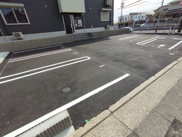 D-avance朝日　B棟の駐車場