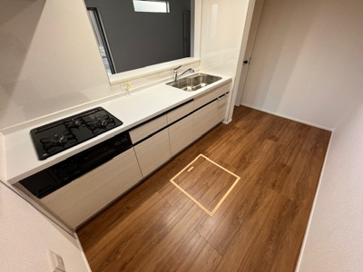 【キッチン】 | GRAFARE瀬戸市坂上町２棟【仲介手数料無料　幡山西小　幡山中】 | 撮影
社長の村田です！
自らプレイヤーとして営業しています
長年の経験と実績から皆様により良いマイホーム購入のご提案をいたします。
住宅ローンの不安や購入後の不安等何でもご相談ください。