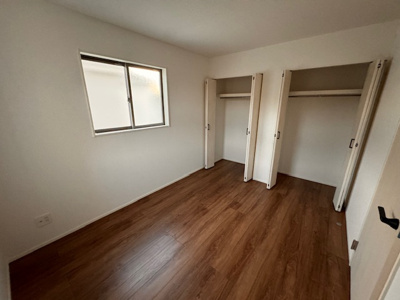 【洋室】 | GRAFARE瀬戸市坂上町２棟【仲介手数料無料　幡山西小　幡山中】 | 撮影
社長の村田です！
自らプレイヤーとして営業しています
長年の経験と実績から皆様により良いマイホーム購入のご提案をいたします。
住宅ローンの不安や購入後の不安等何でもご相談ください。