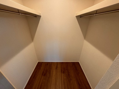 【内装】 | GRAFARE瀬戸市坂上町２棟【仲介手数料無料　幡山西小　幡山中】 | 撮影
社長の村田です！
自らプレイヤーとして営業しています
長年の経験と実績から皆様により良いマイホーム購入のご提案をいたします。
住宅ローンの不安や購入後の不安等何でもご相談ください。