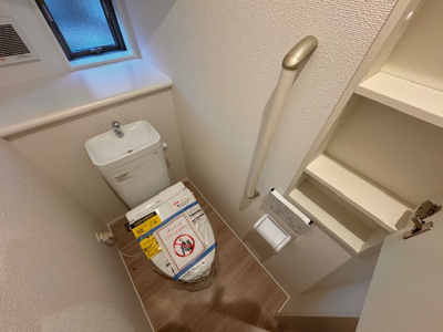 【トイレ】 | GRAFARE瀬戸市坂上町２棟【仲介手数料無料　幡山西小　幡山中】 | LINEから簡単お問合せ可能！
友達検索で@nqk7328tです！。