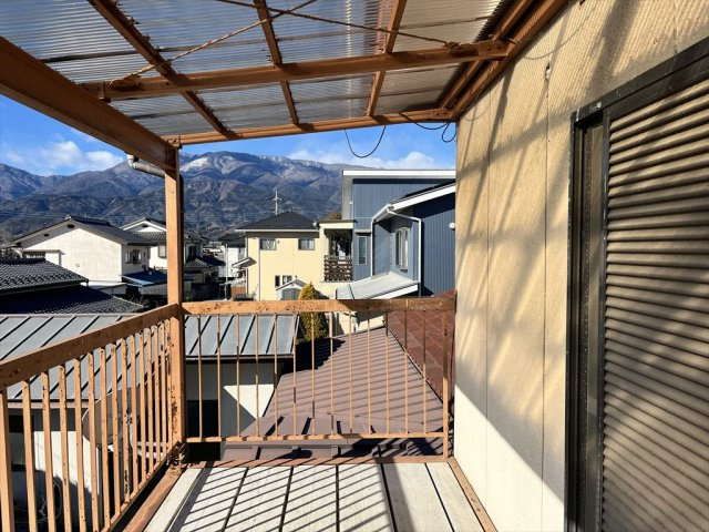 南アルプス市田島　中古住宅のバルコニー