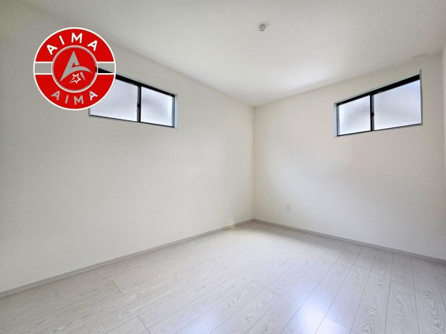 太宰府市梅ヶ丘2丁目第5-1棟(1号棟)の内観：施工例|柔らかい陽光が差し込む明るいお部屋を演出する設計。彩光の取れる窓が気持ちの良いお部屋を創り上げます。