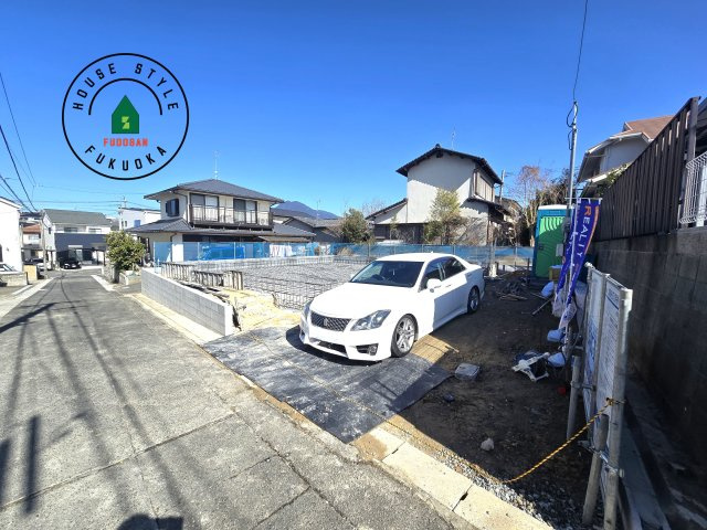 太宰府市梅ヶ丘2丁目第5-1棟(1号棟)の前面道路含む現地写真|見学の時間などお気軽にお問い合わせ下さい。