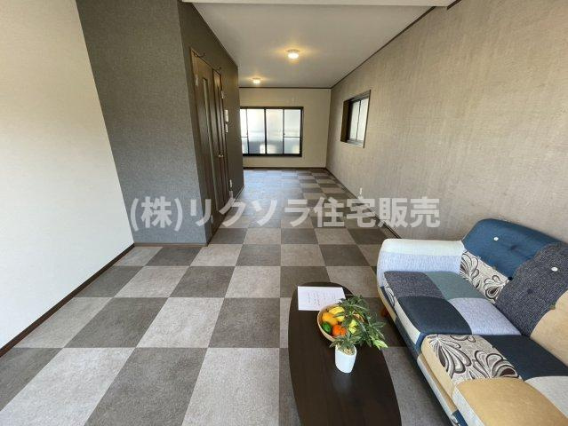 渚栄町　中古一戸建てのダイニング|LDK16.3帖
■物件内覧・資金計画相談・住宅ローン相談、リフォーム相談、お問合せ受付中■
※当日・翌日のご内覧、ご相談はお電話でのお問合せがスムーズです！