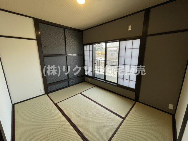 渚栄町　中古一戸建ての和室|和室5.2帖
■物件内覧・資金計画相談・住宅ローン相談、リフォーム相談、お問合せ受付中■
※当日・翌日のご内覧、ご相談はお電話でのお問合せがスムーズです！