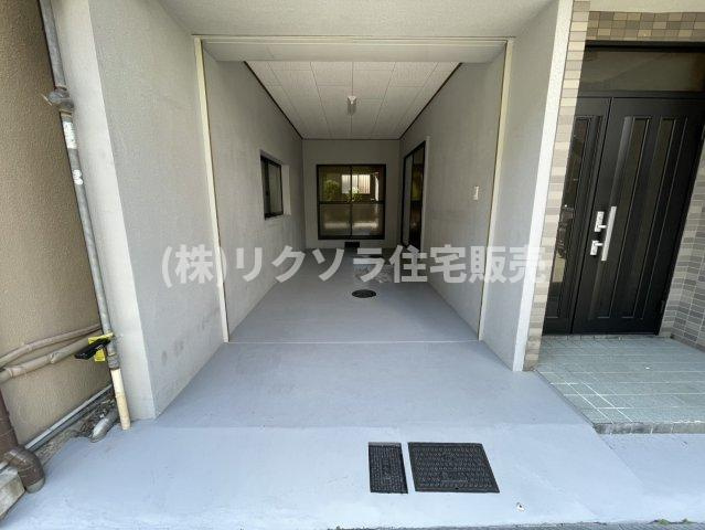 渚栄町　中古一戸建ての駐車場|1台駐車可能
■物件内覧・資金計画相談・住宅ローン相談、リフォーム相談、お問合せ受付中■
※当日・翌日のご内覧、ご相談はお電話でのお問合せがスムーズです！