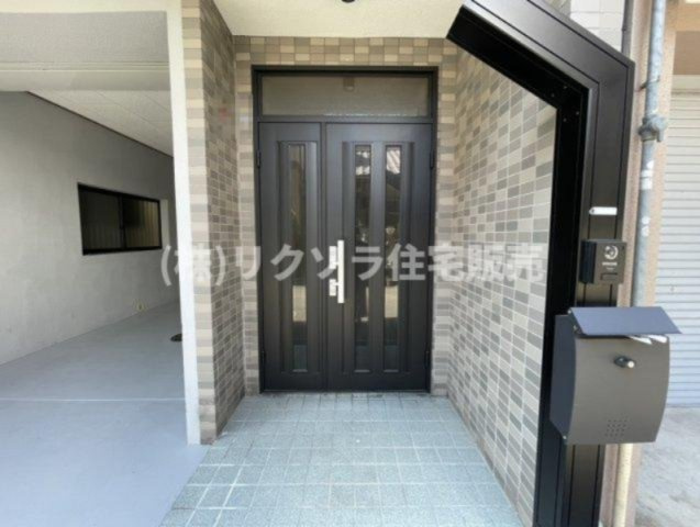 渚栄町　中古一戸建ての玄関|■物件内覧・資金計画相談・住宅ローン相談、リフォーム相談、お問合せ受付中■
※当日・翌日のご内覧、ご相談はお電話でのお問合せがスムーズです！