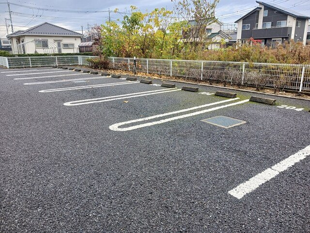 メゾントールＨＩＲＯの駐車場