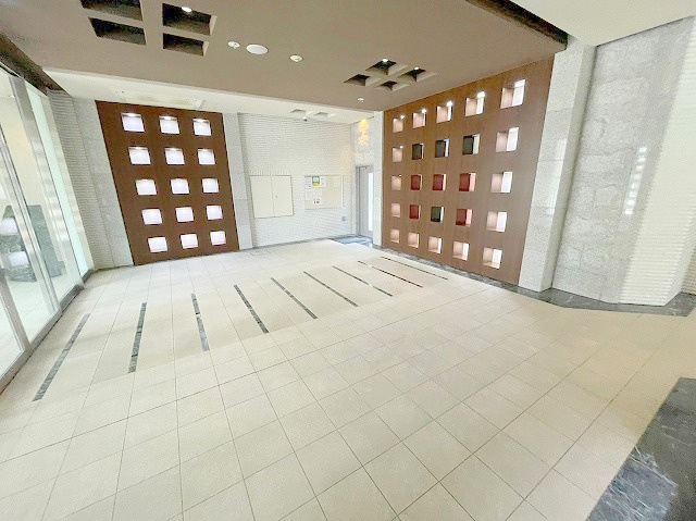 ラクラス新大阪のロビー